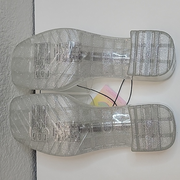 NWT Barbie x FOREVER 21 Clear Sparkle Jelly Block Heel Sandals Open Toe - Picture 11 of 17